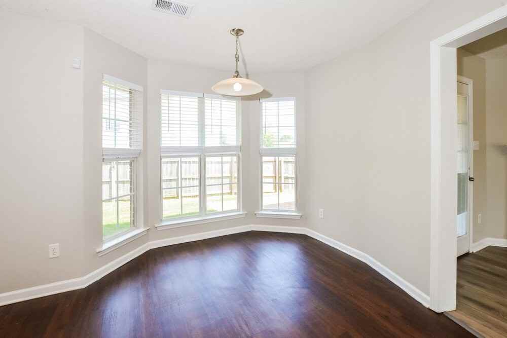 2798 Shady Well Ln - Photo 6 of 17