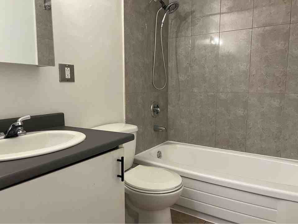 522 East 8th Avenue - Photo 5 of 5