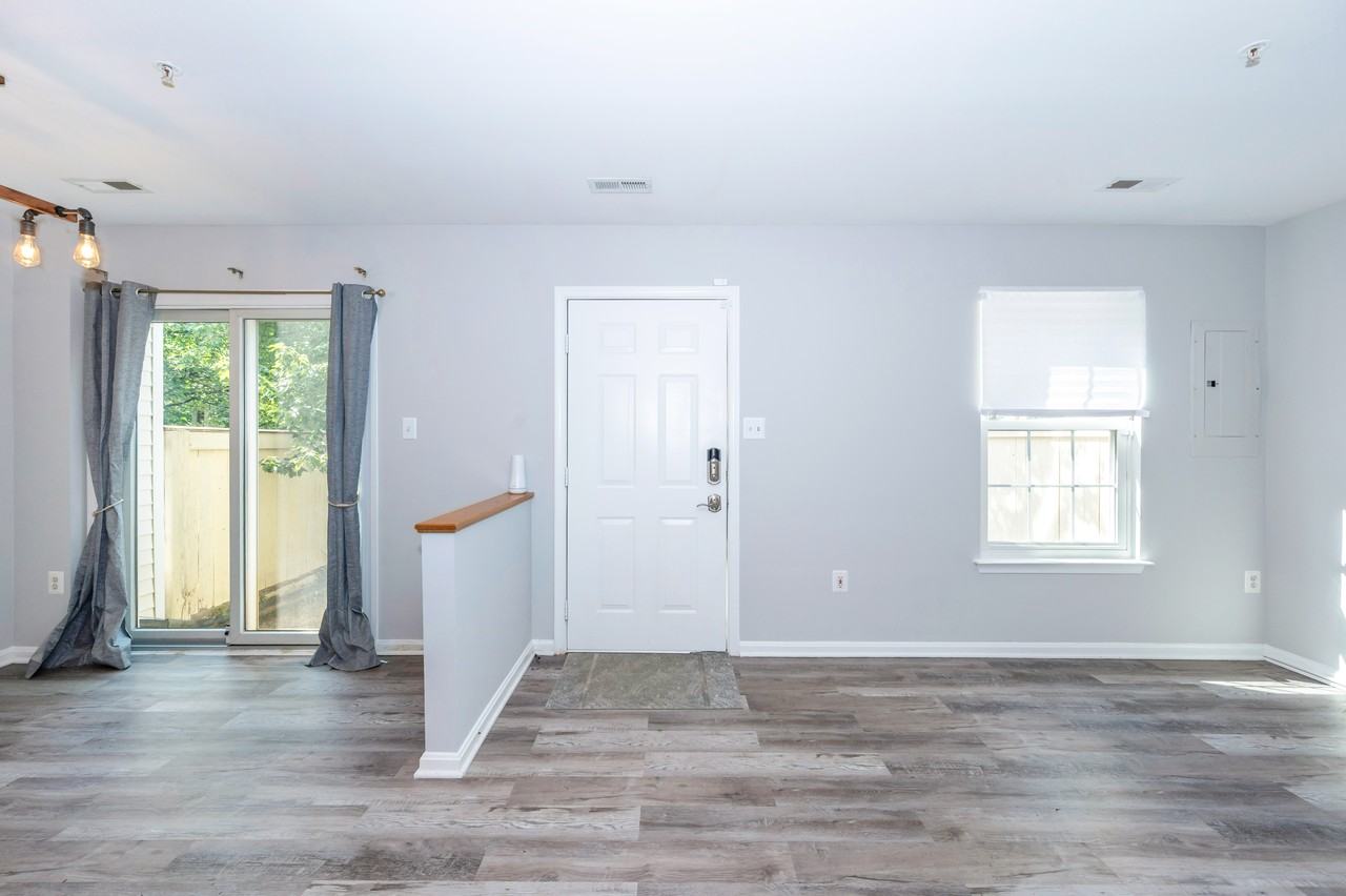 161 Heathfield Drive - Photo 3 of 30