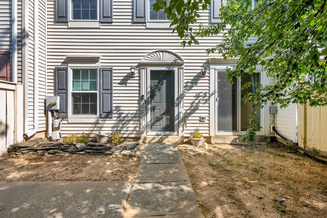 161 Heathfield Drive - Photo 2 of 30