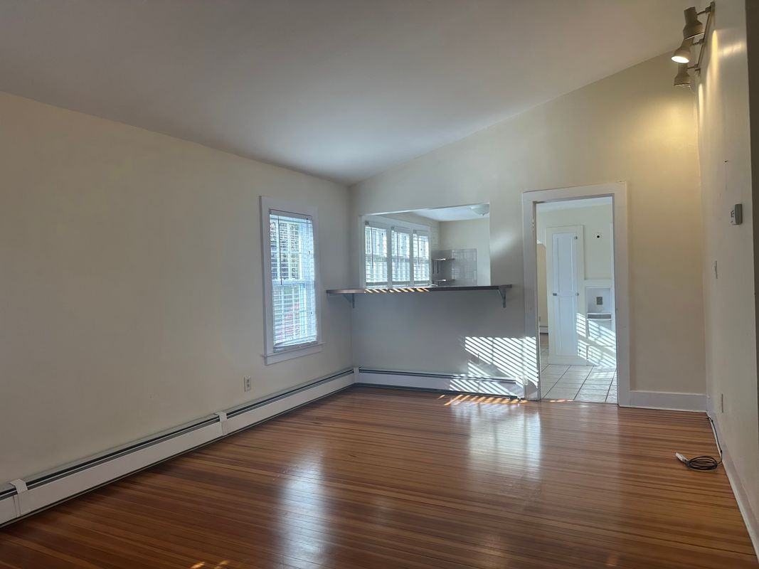 708 Racebrook Rd - Photo 3 of 29