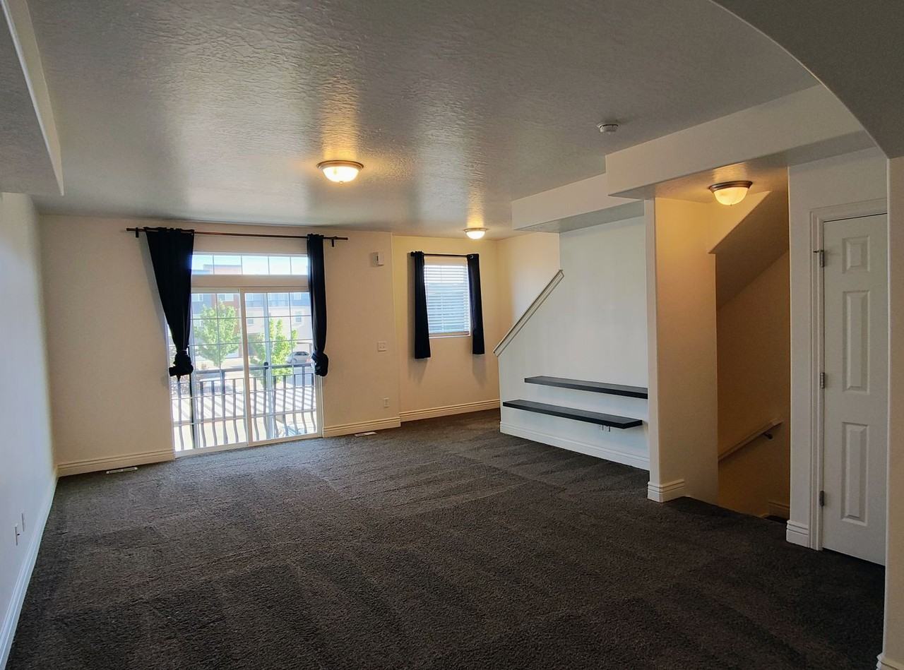 27 E 8330 S - Photo 3 of 32