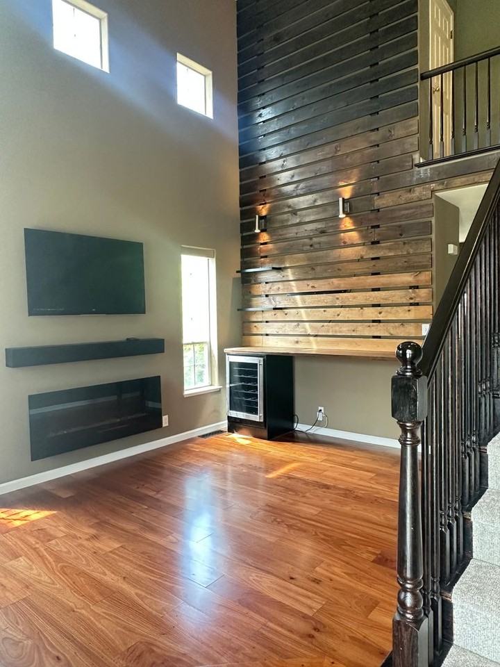 615 Strech Ln - Photo 2 of 37