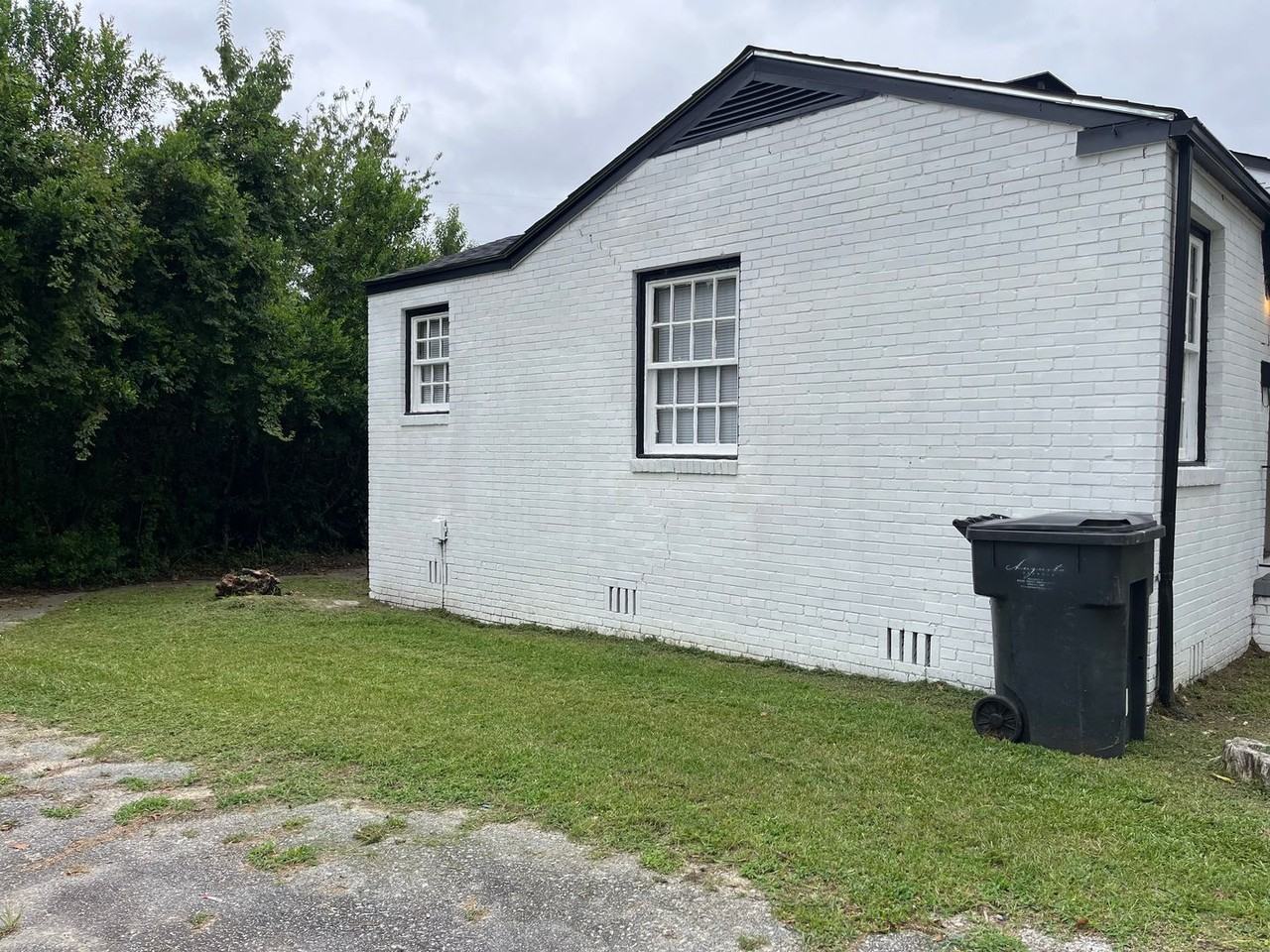2907 Jefferson St - Photo 2 of 20