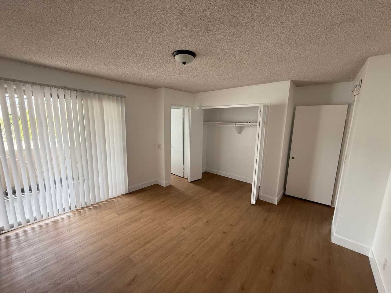 1823 Camden Ave - Photo 4 of 5