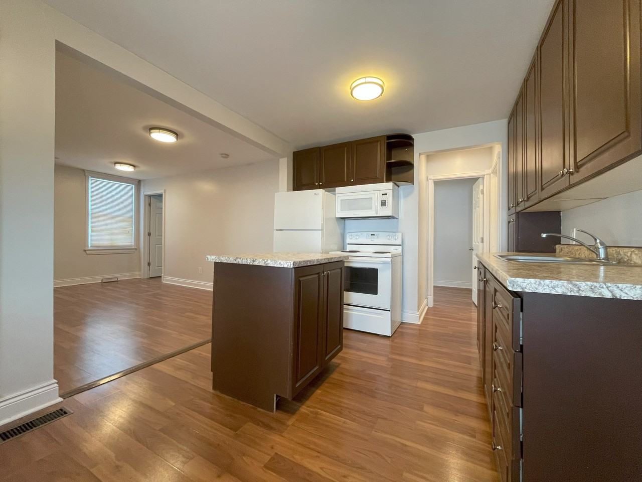 112 Orange St #B - Photo 3 of 13