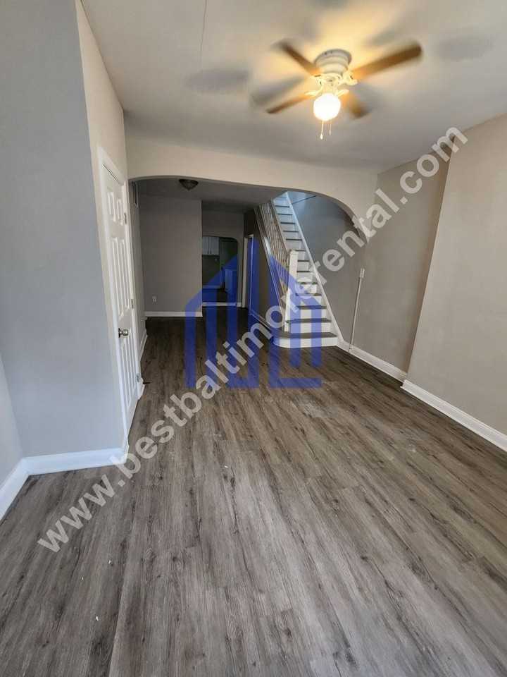 2225 W Pratt St - Photo 2 of 10