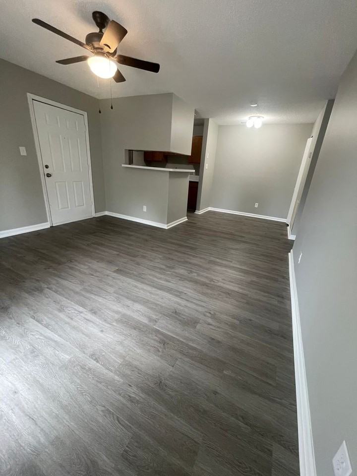 105 Oriole Dr - Photo 2 of 15