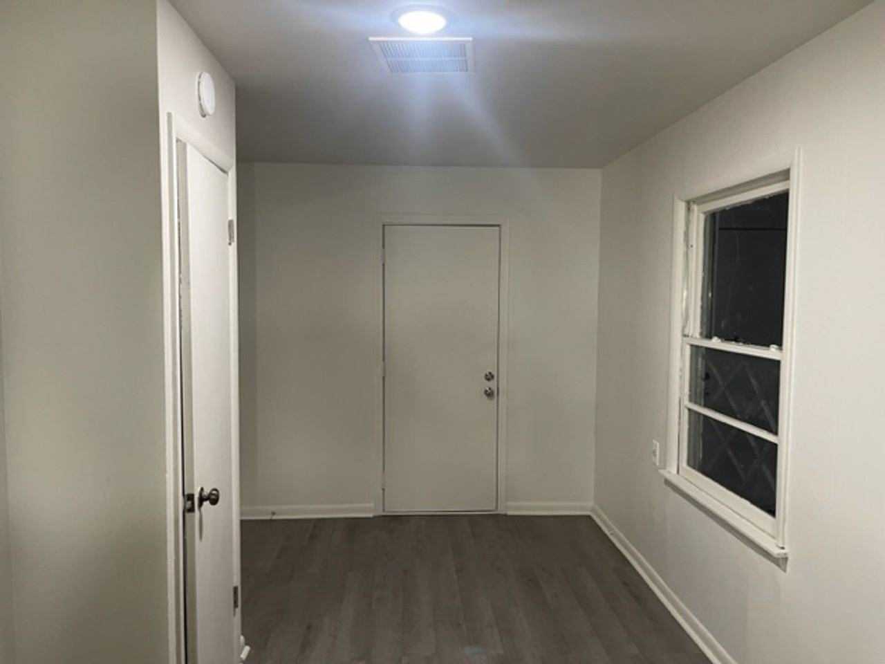 113 W 50th St N - Photo 2 of 11