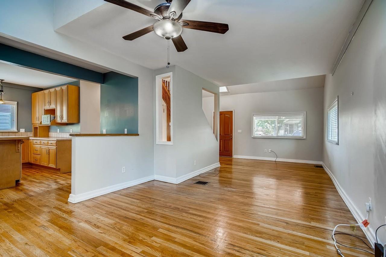 3921 S Acoma St - Photo 4 of 15