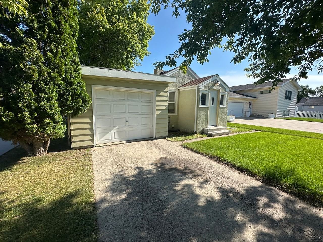 404 12th Ave Sw - Photo 2 of 14