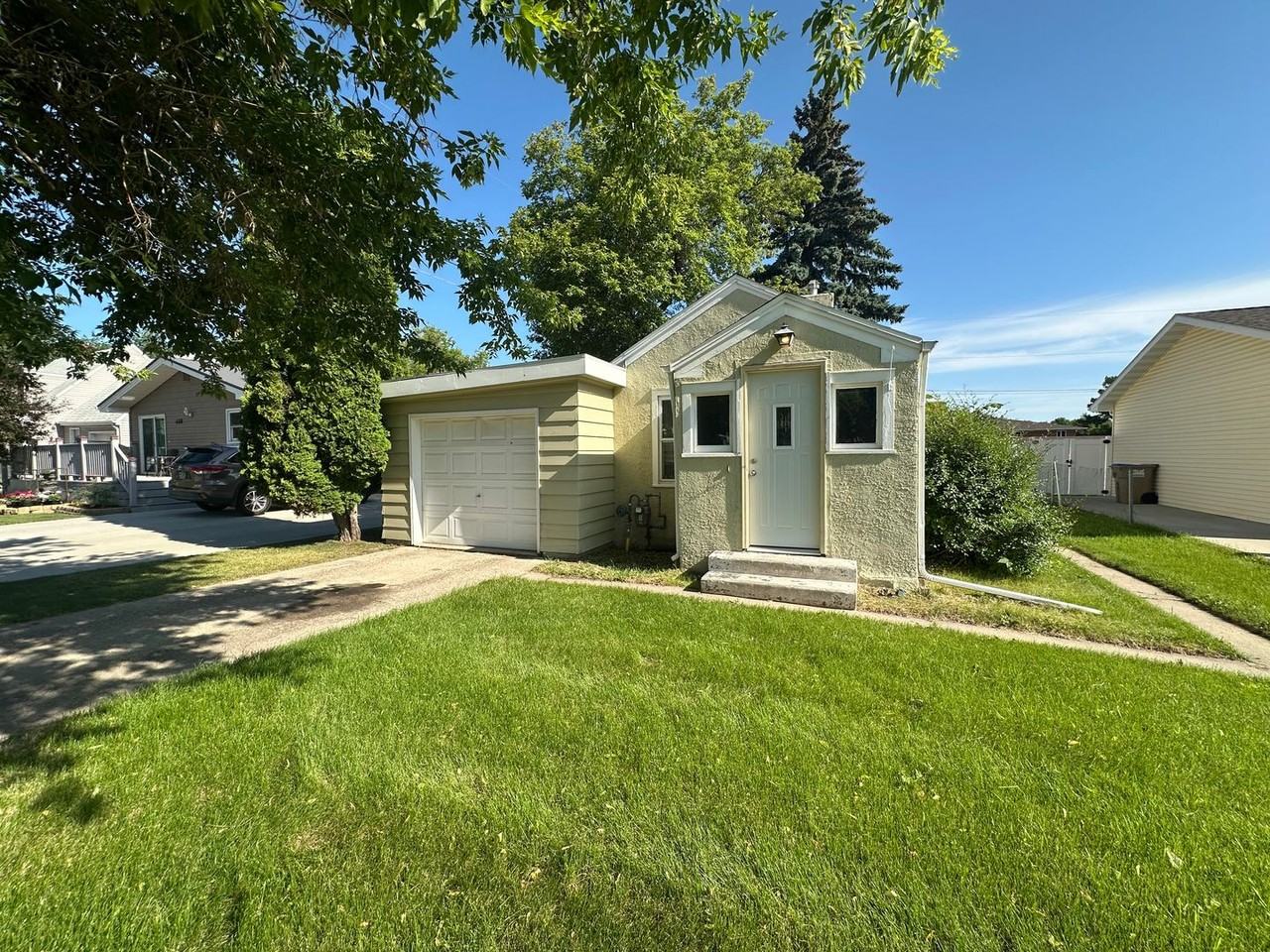 404 12th Ave Sw - Photo 3 of 14