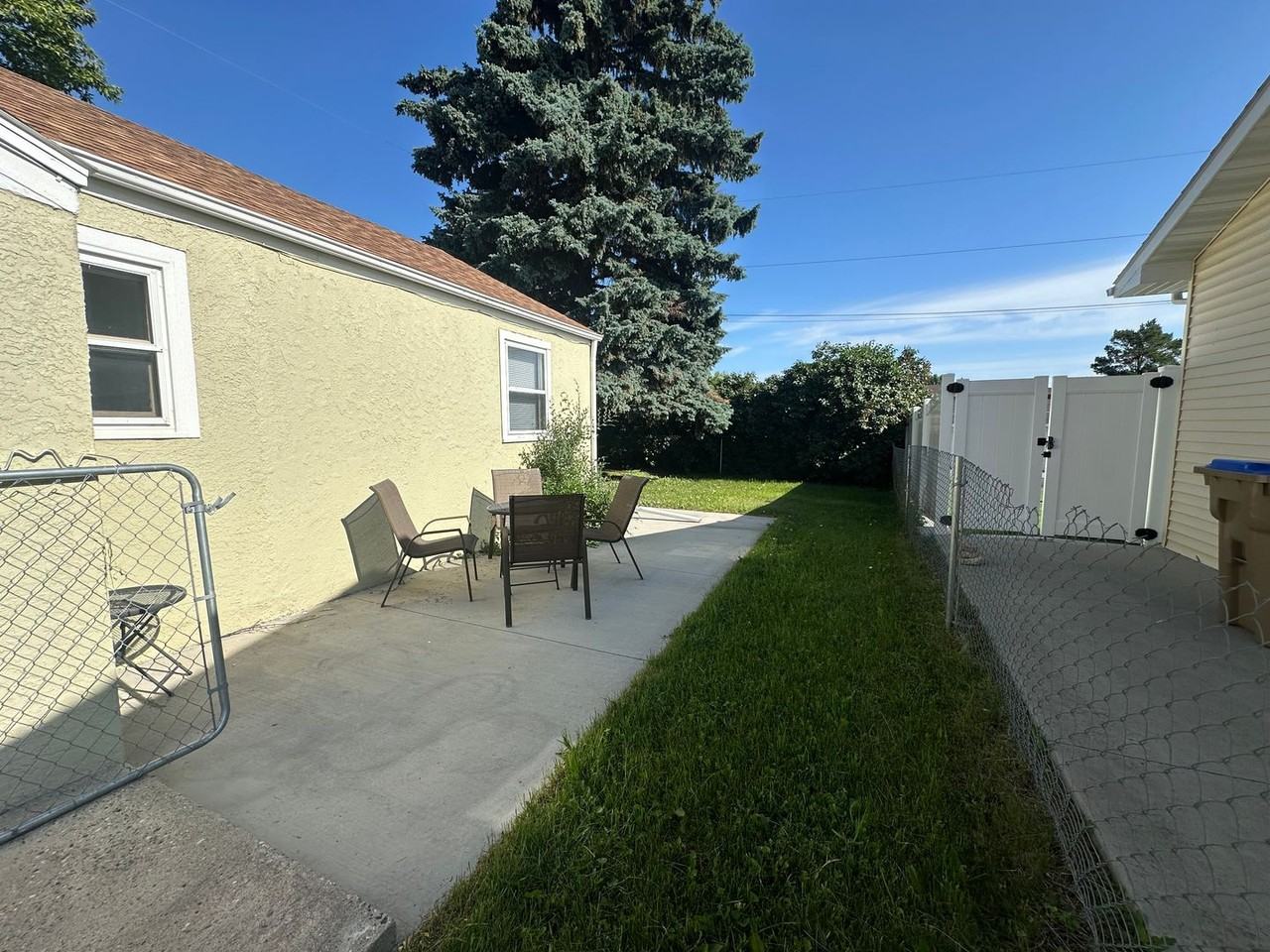 404 12th Ave Sw - Photo 6 of 14