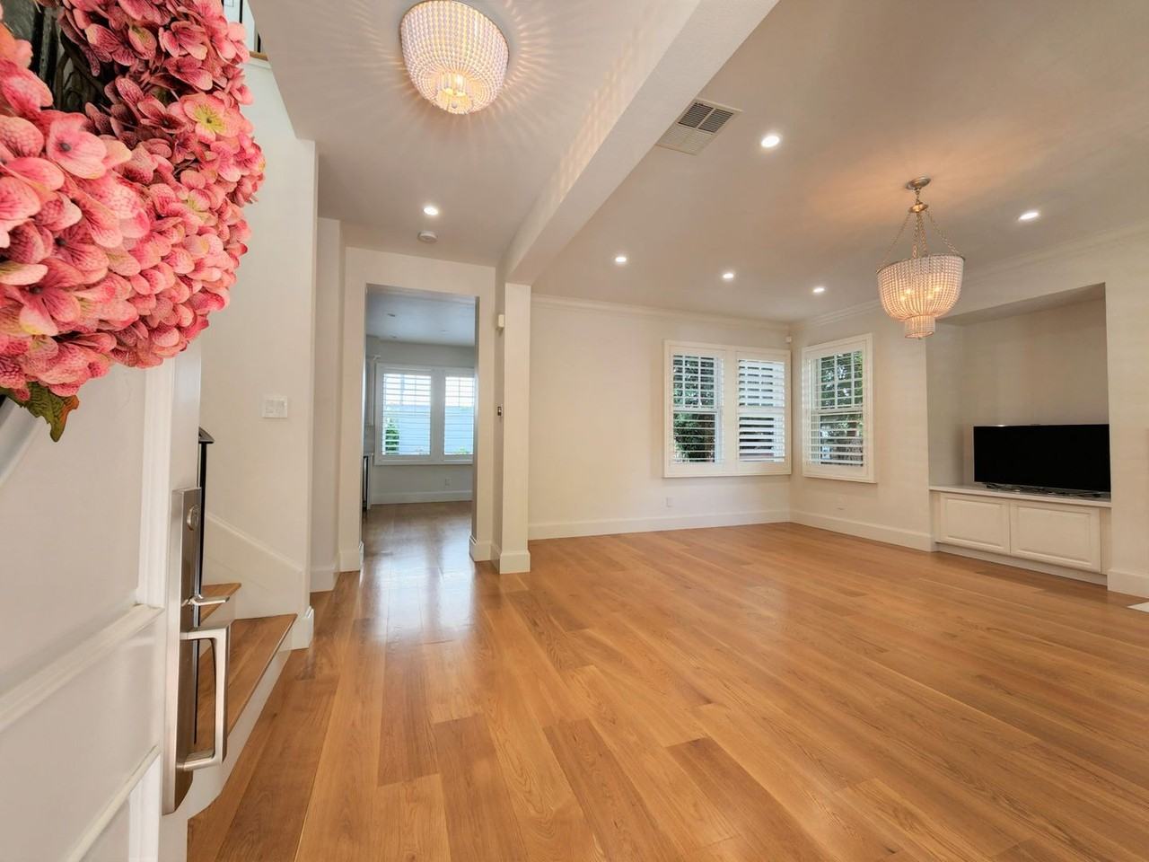 903 Ramona St - Photo 3 of 35