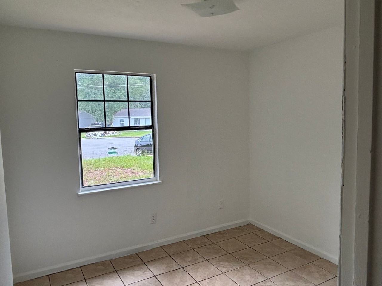 260 White Oak Dr - Photo 2 of 9