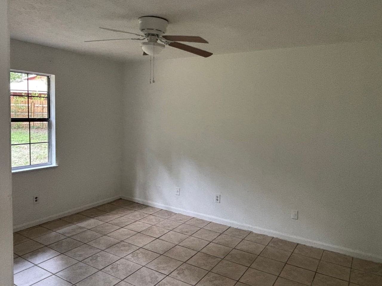 260 White Oak Dr - Photo 4 of 9