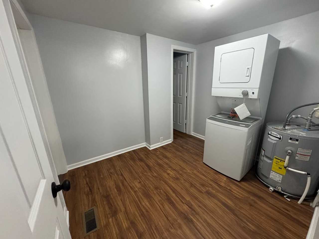 122 E 14th St - Photo 3 of 10