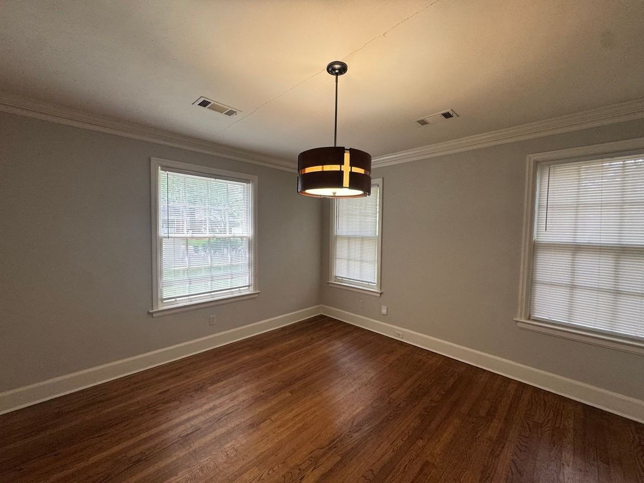 3143 Gilmer Ave - Photo 4 of 23