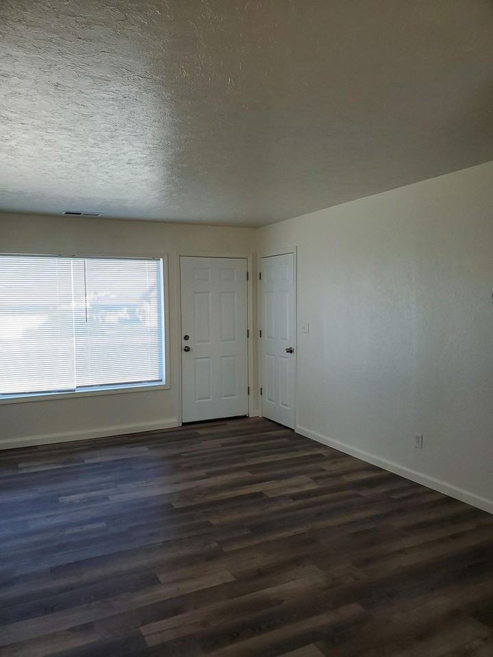 1203 East Terrace Avenue - Photo 3 of 9