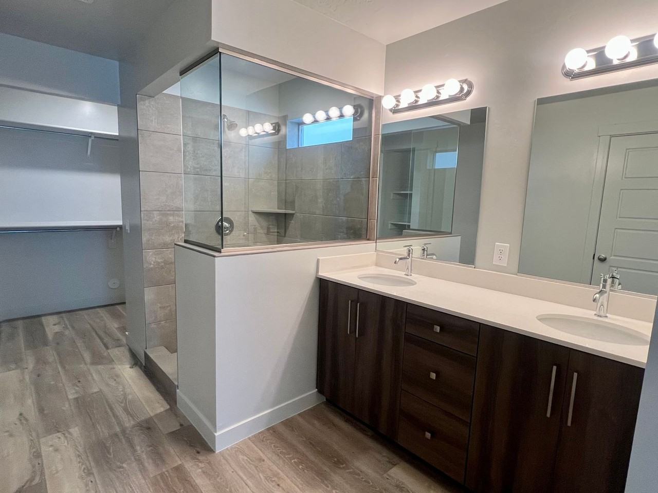 6028 S Ersa Ln - Photo 5 of 15