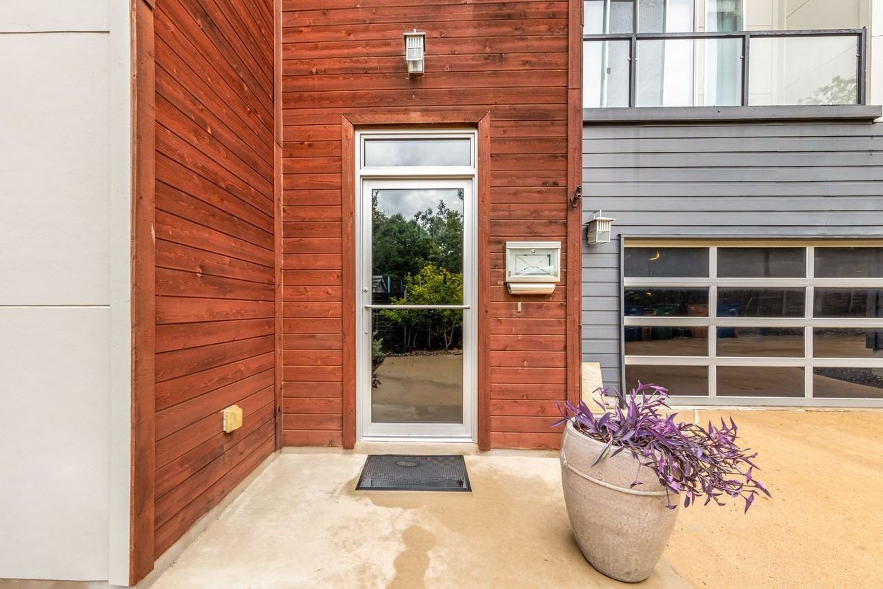 1902 Alegria Rd - Photo 3 of 49