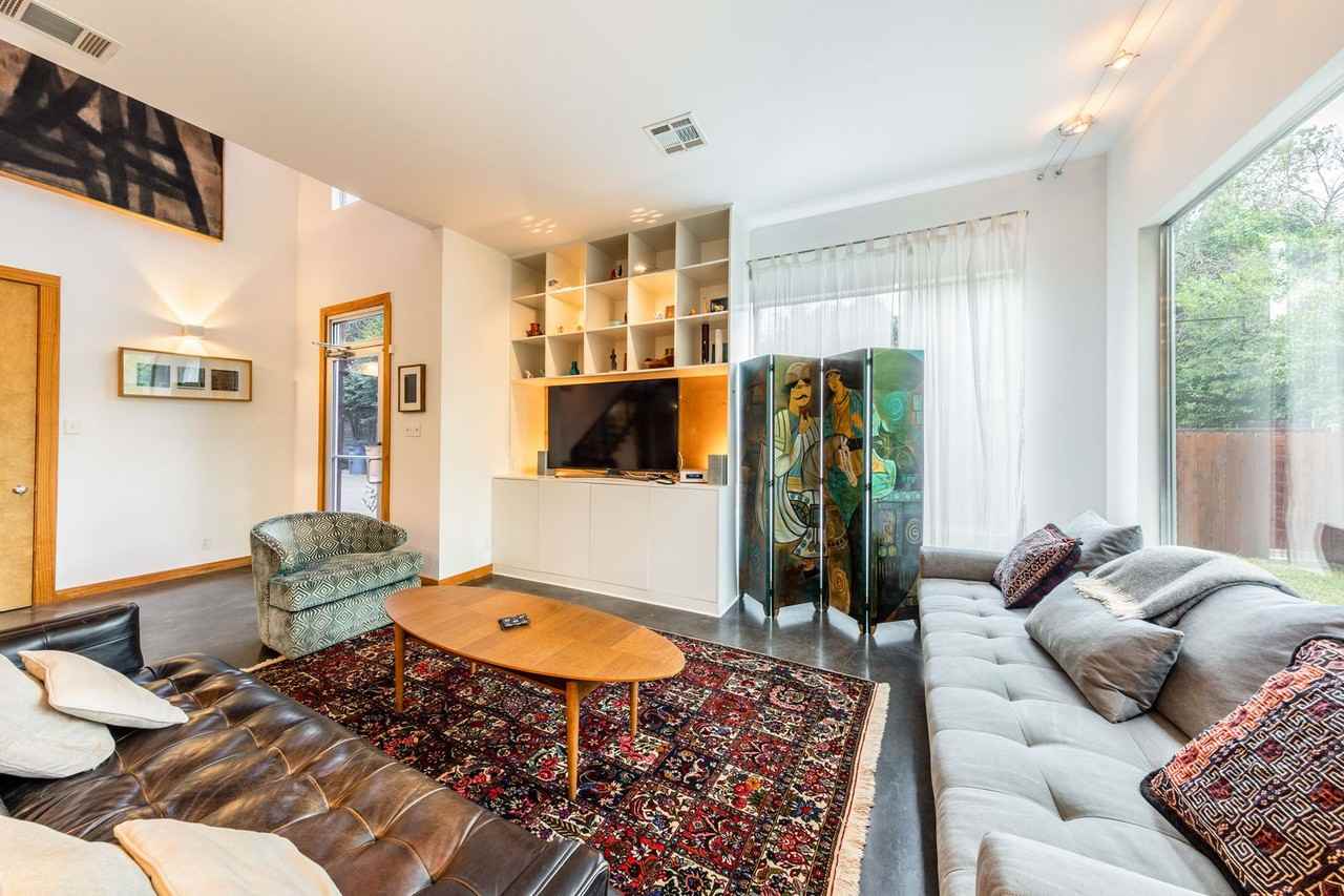 1902 Alegria Rd - Photo 5 of 49