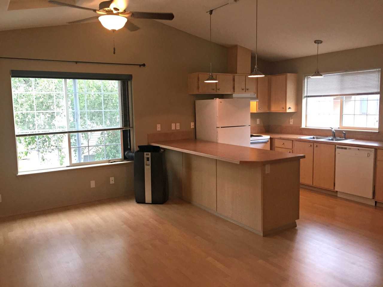 5313 Ne 66th Ave #E47 - Photo 2 of 11