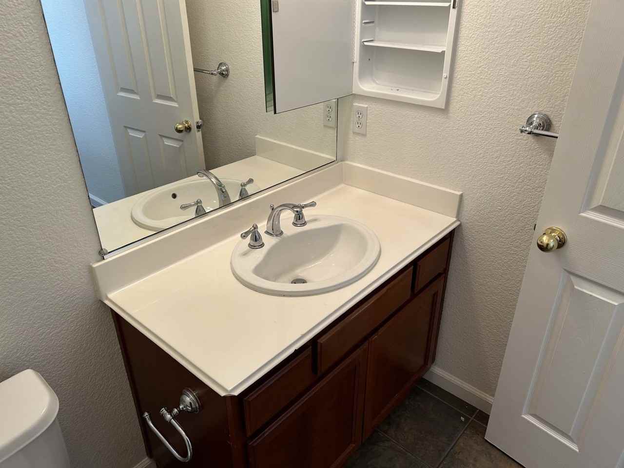 3906 Glacier Ct - Photo 5 of 41