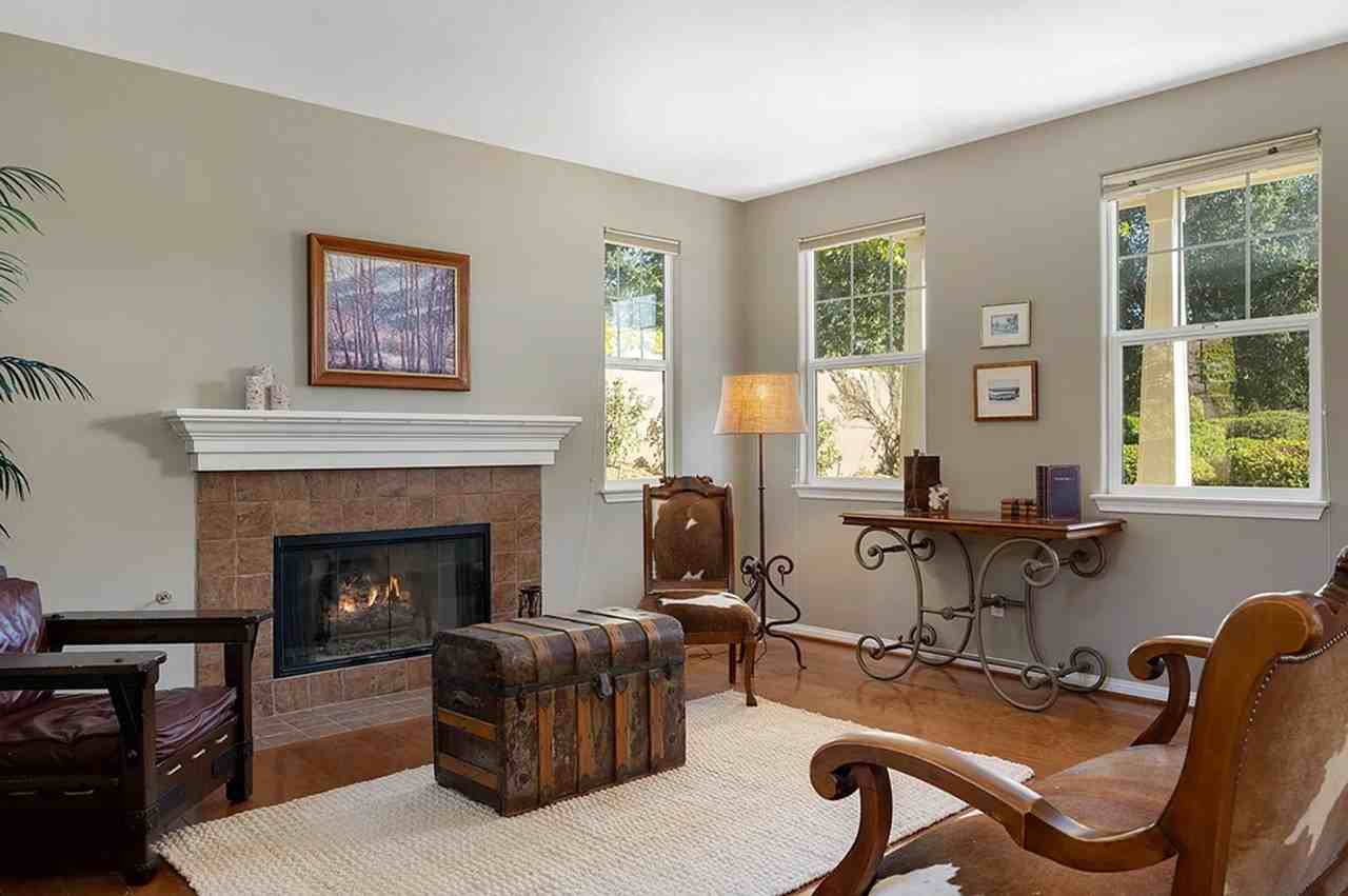 477 Hawk Canyon Ct - Photo 5 of 31