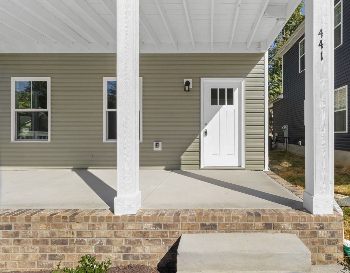 441 Reynolds St - Photo 6 of 25