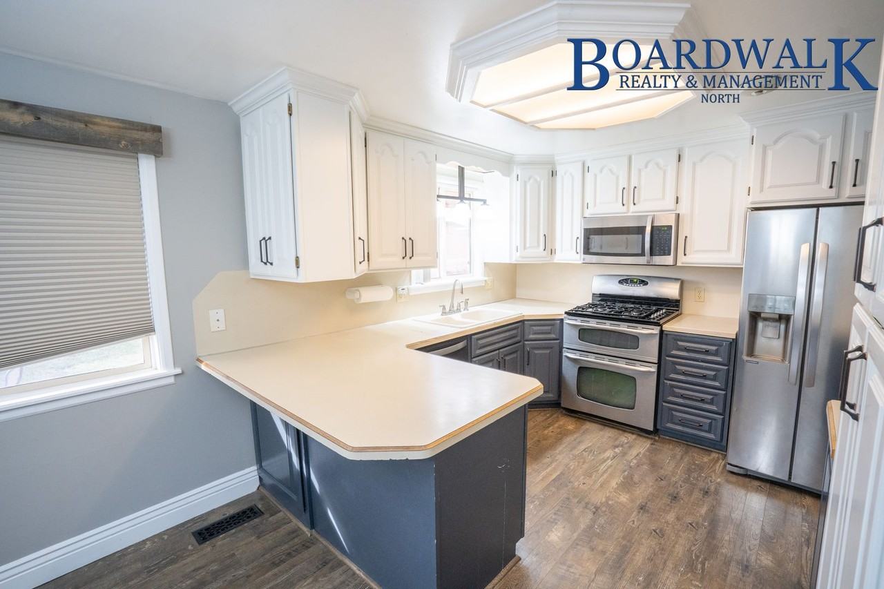 1636 Marilyn Dr - Photo 2 of 33