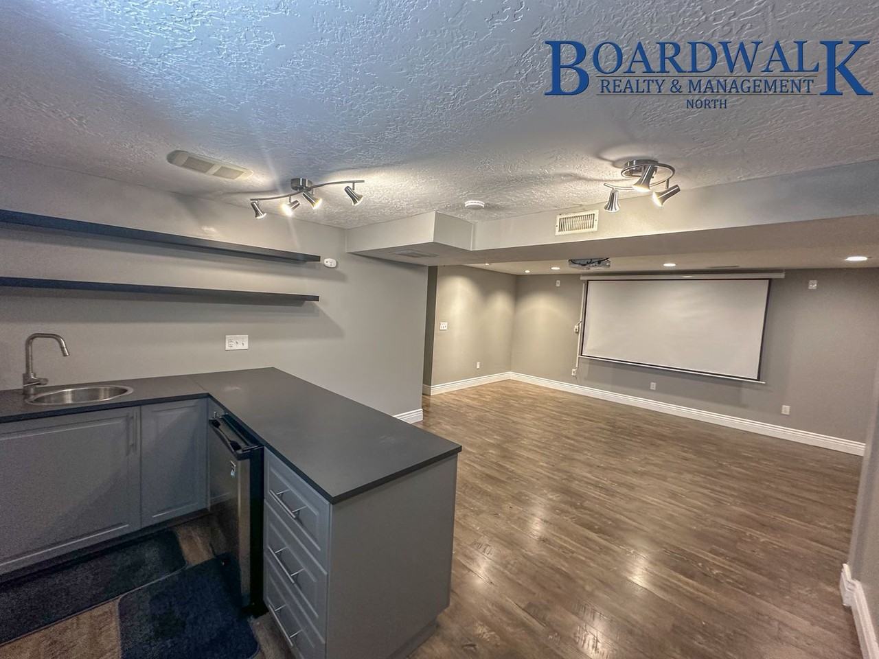 1636 Marilyn Dr - Photo 3 of 33