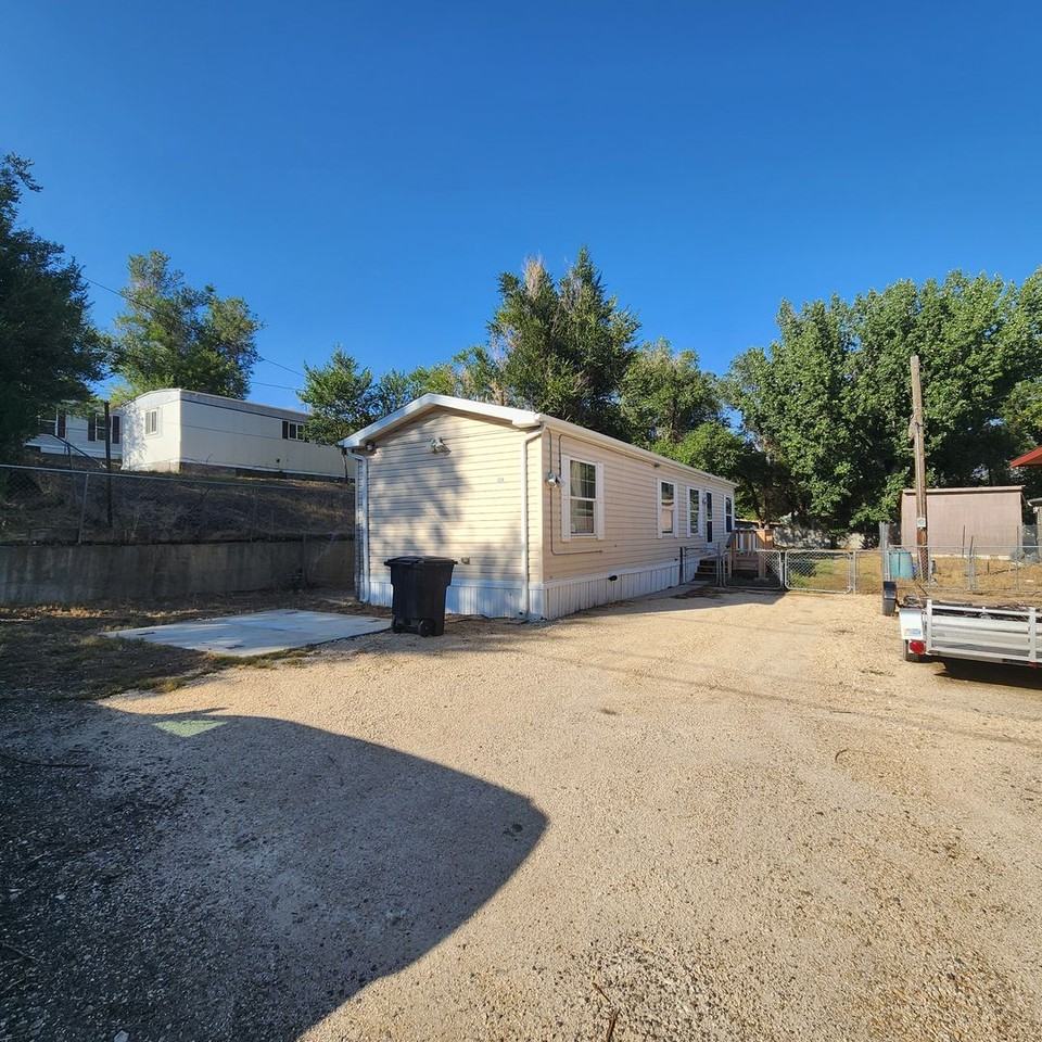 609 Midwest Ave - Photo 2 of 19