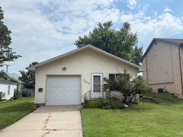 featured image of 707 W 8th St