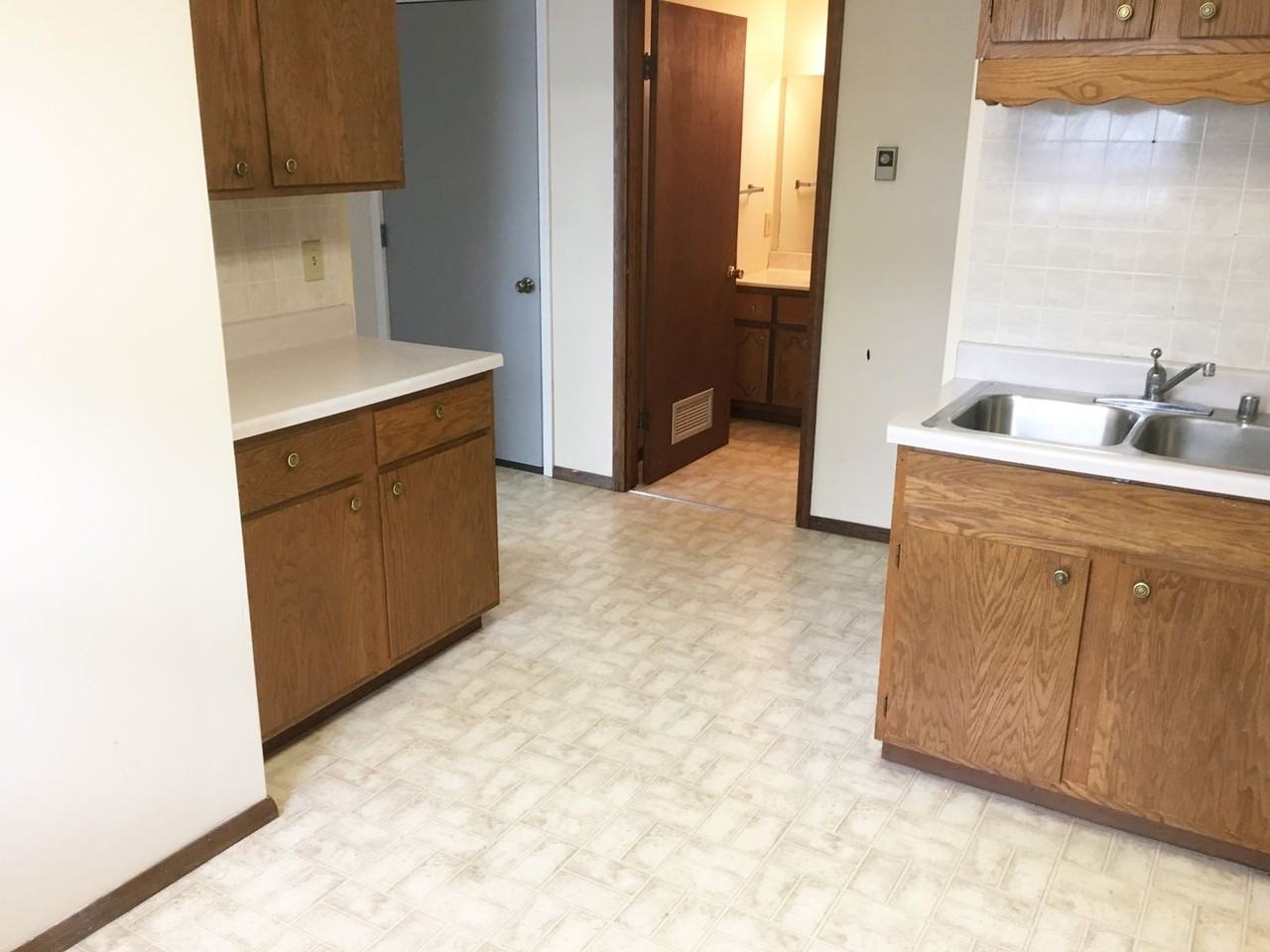 617 N 3rd Ave - Photo 4 of 14