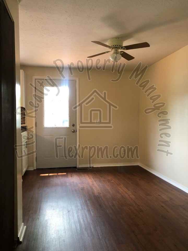 4667 Imperial Dr - Photo 7 of 12