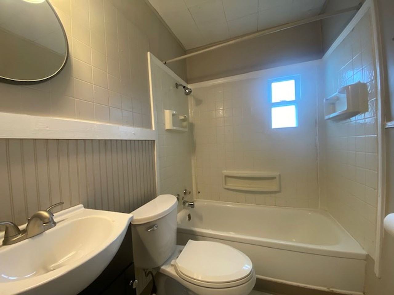 1612 Mansfield Ave - Photo 3 of 14