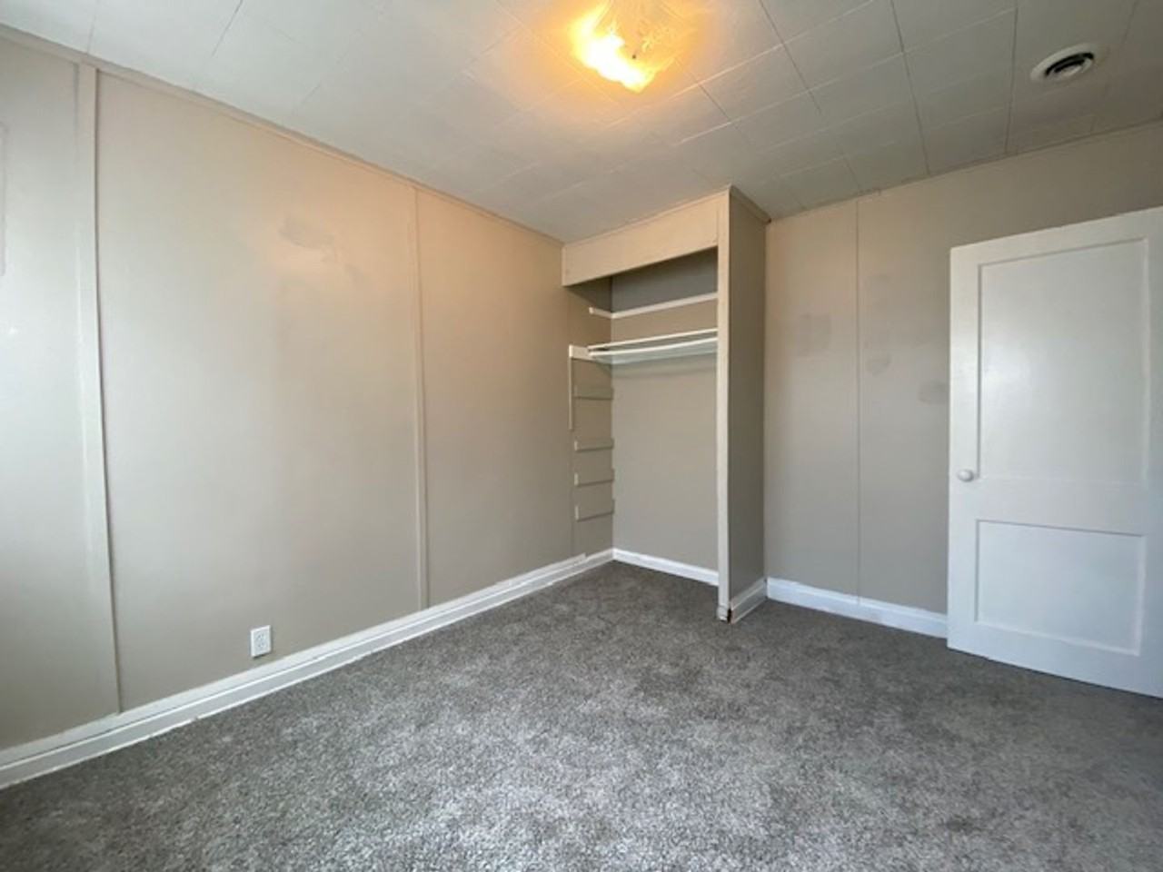 1612 Mansfield Ave - Photo 4 of 14