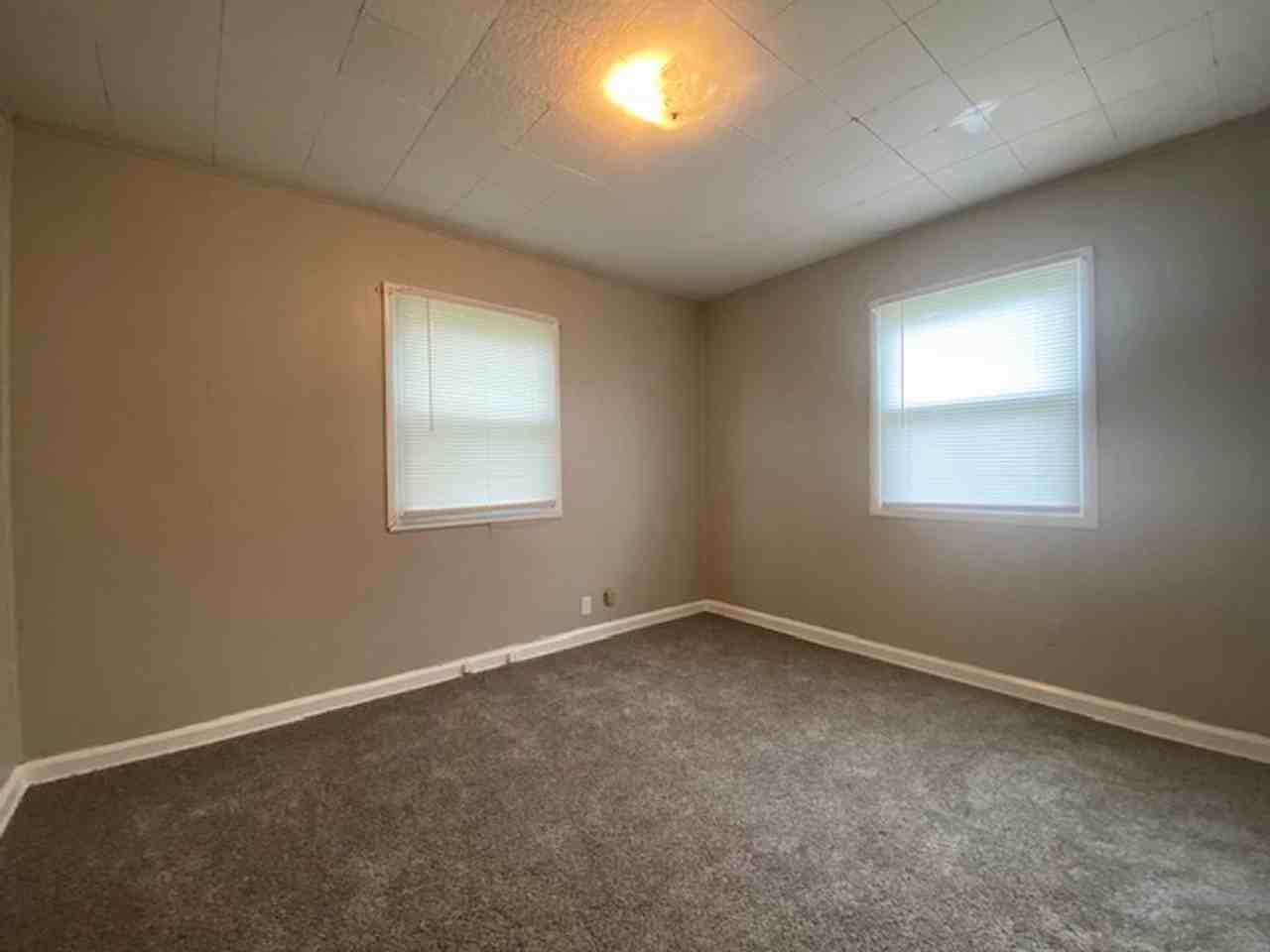 1612 Mansfield Ave - Photo 7 of 14