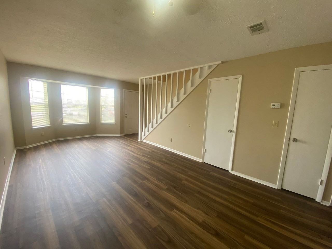 289 Sukoshi Dr - Photo 2 of 10
