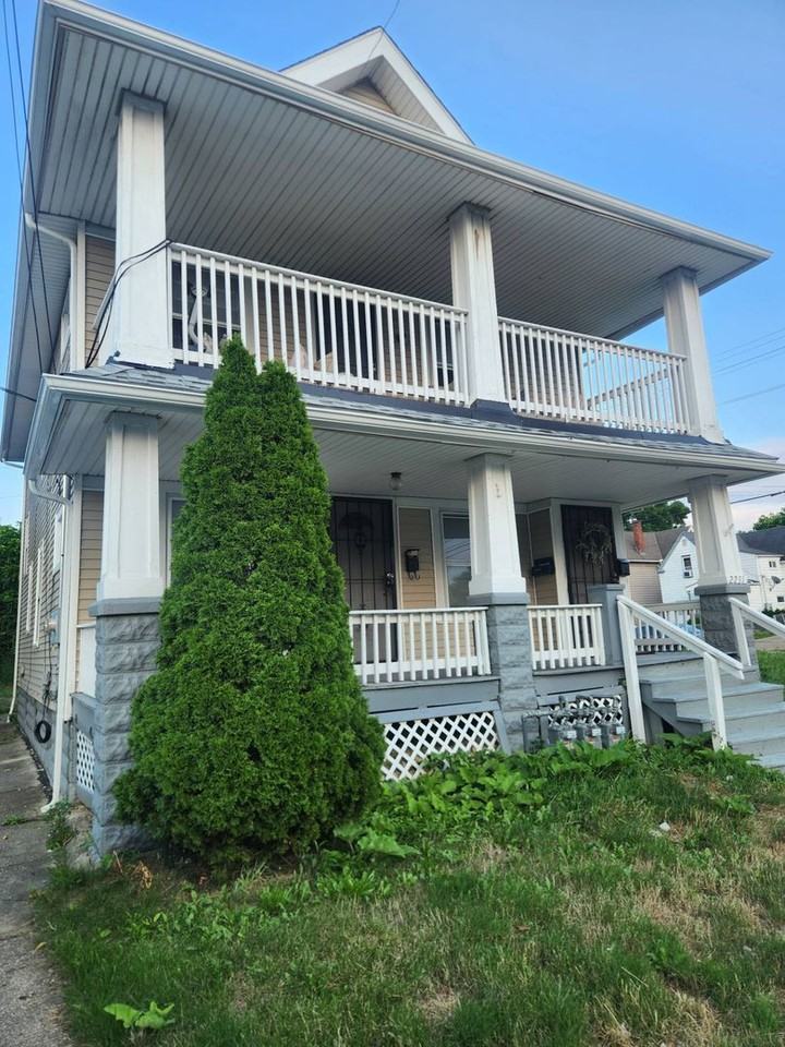 2231 W 104th St - Photo 2 of 27