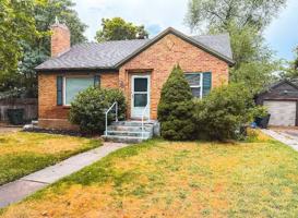 featured image of 2669 Iowa Ave