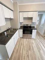 featured image of 611 E 6th St