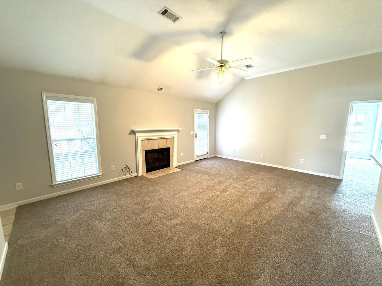 8740 Hallwood Dr - Photo 6 of 16