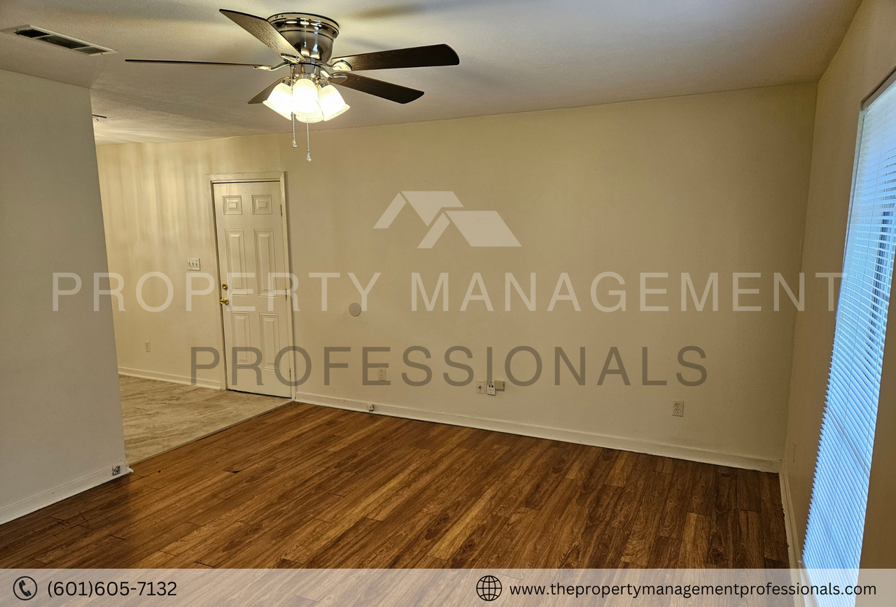 2835 Glenderry St - Photo 3 of 24