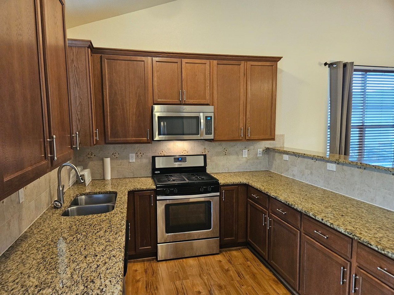 1945 Basil St - Photo 2 of 25