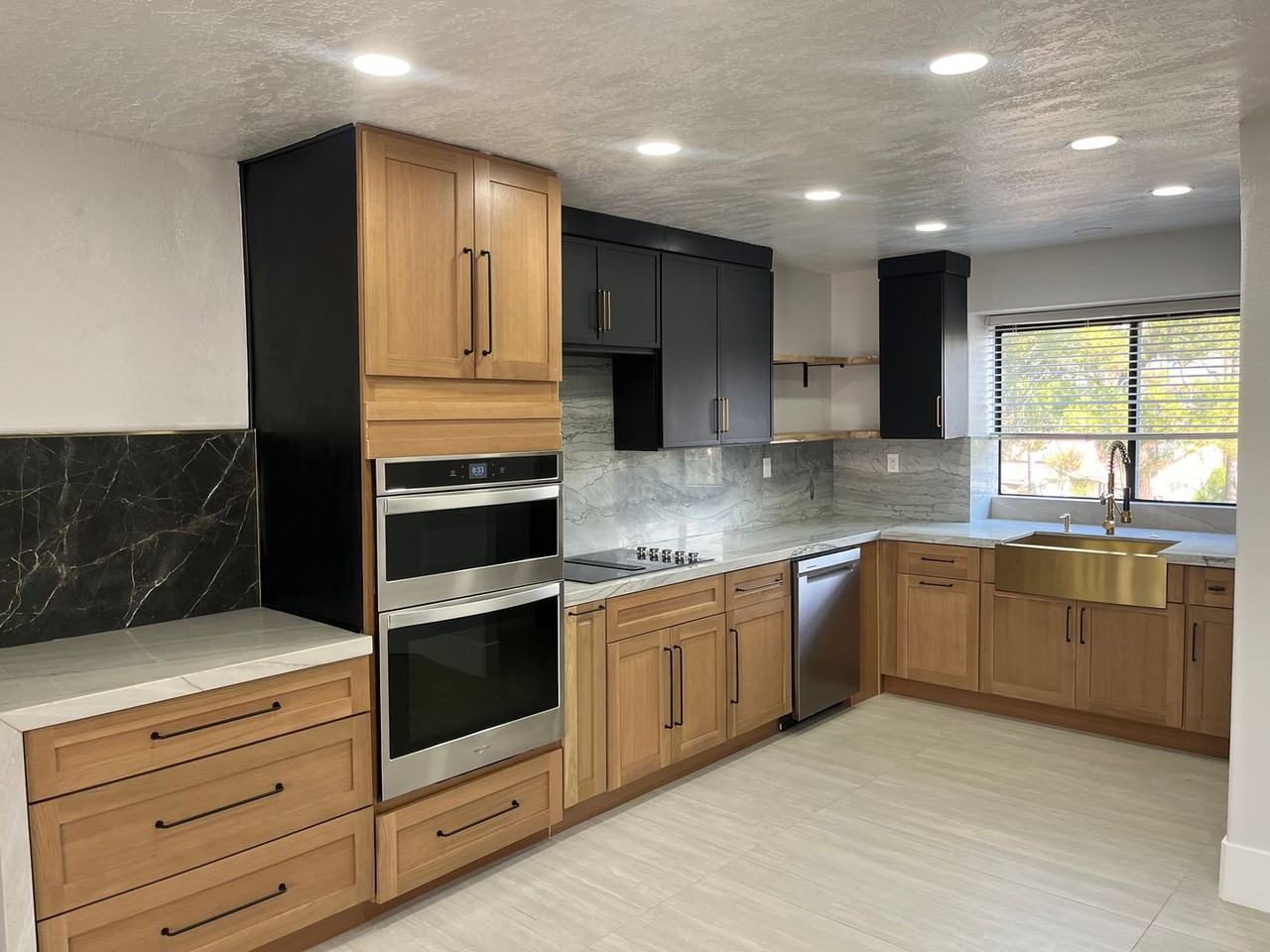 22547 Cascade Dr - Photo 2 of 50