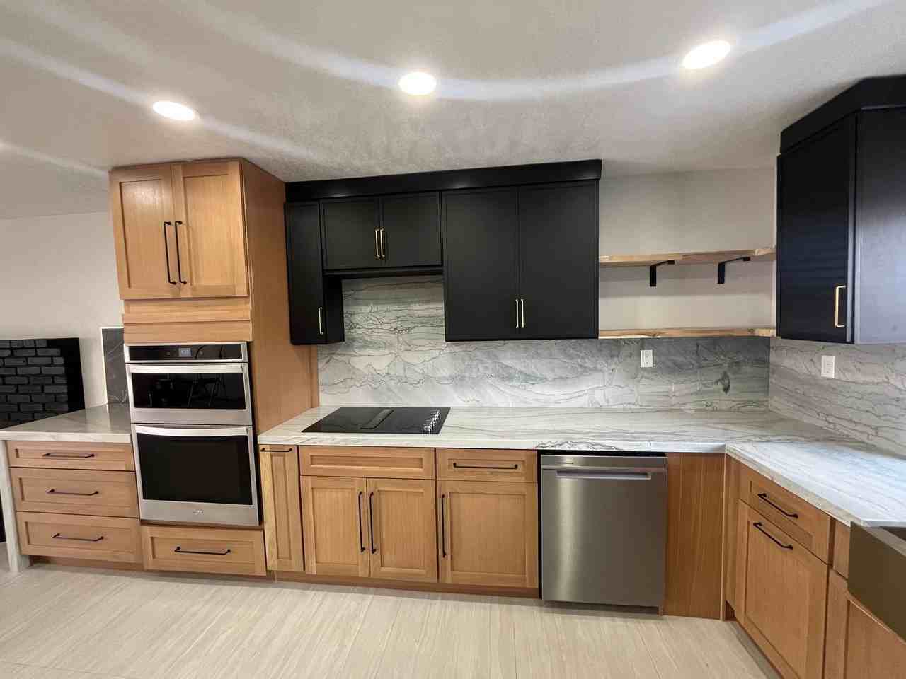 22547 Cascade Dr - Photo 3 of 50