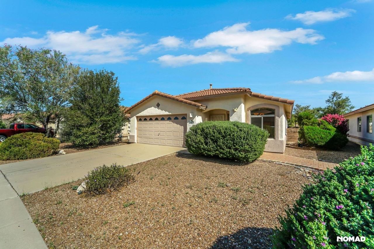 2451 E Stone Stable Dr - Photo 2 of 47