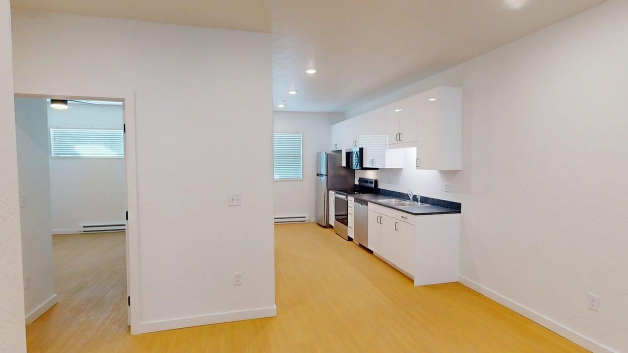 Floral Park Flats - Photo 5 of 11